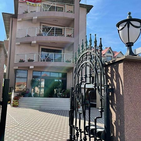 Smarthouse Hotel Костинещи Екстериор снимка