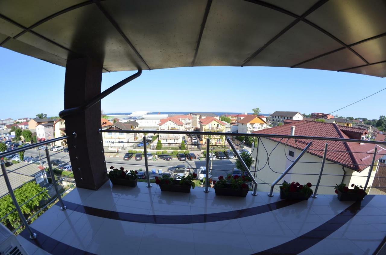 Smarthouse Hotel Костинещи Екстериор снимка