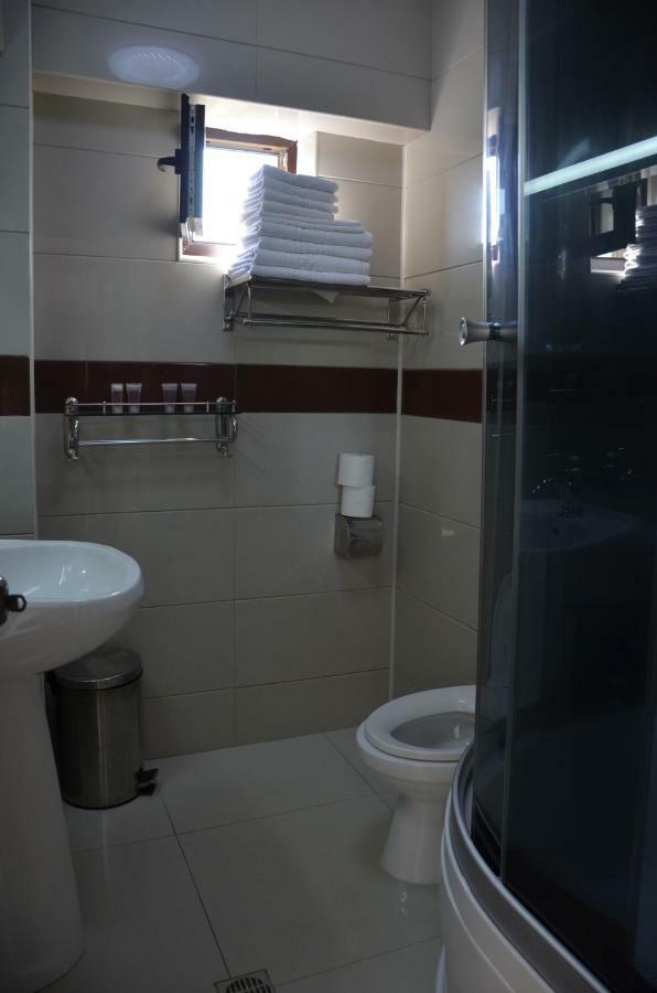 Smarthouse Hotel Костинещи Екстериор снимка