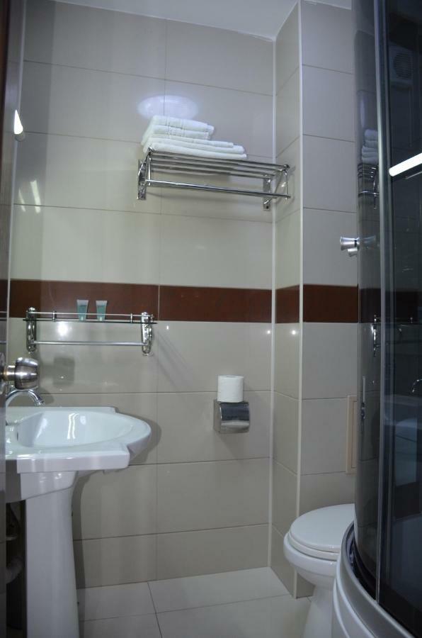 Smarthouse Hotel Костинещи Екстериор снимка